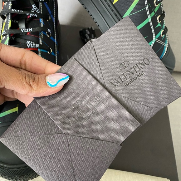 Valentino Sneakers - Picture 6 of 11